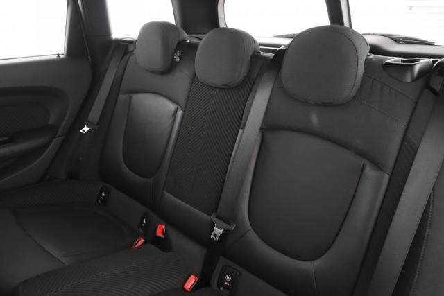 Mini Clubman image 5