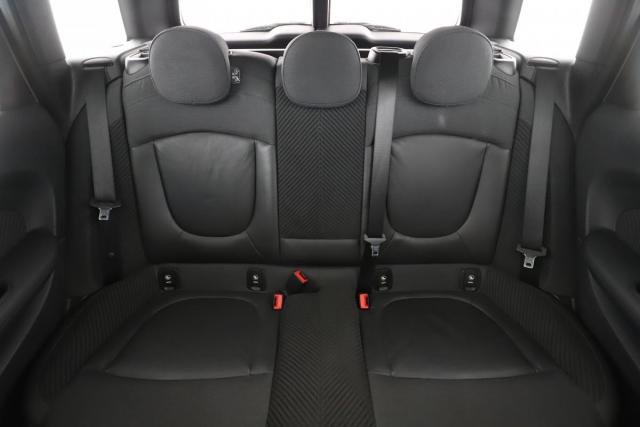 Mini Clubman image 9