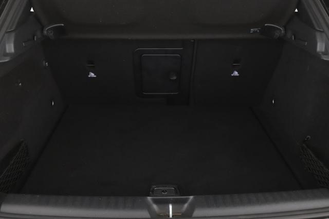 Mercedes Benz Gla image 8