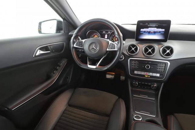 Mercedes Benz Gla image 2