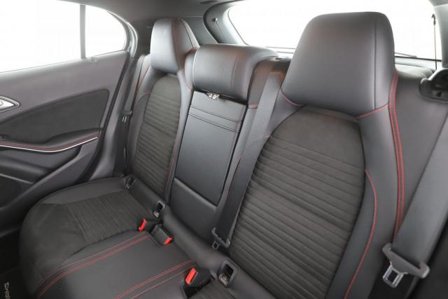 Mercedes Benz Gla image 1
