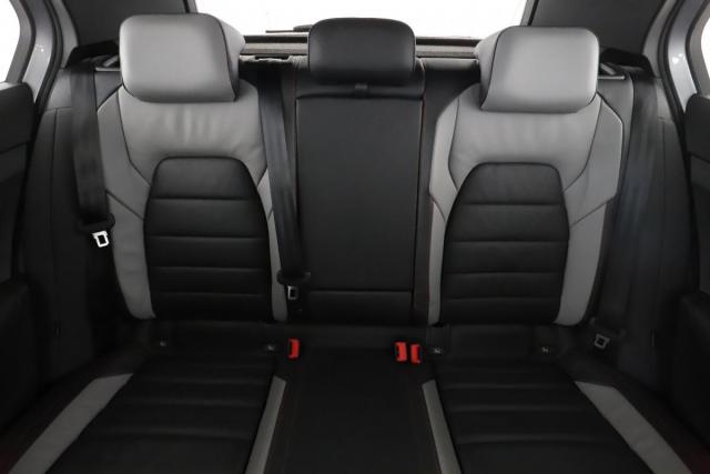 Volkswagen Golf image 6
