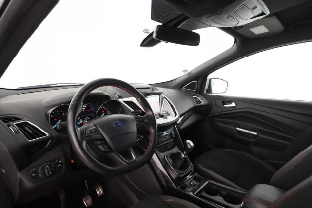 Ford Kuga image 9