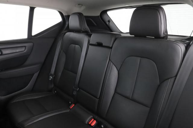 Volvo Xc40 image 9