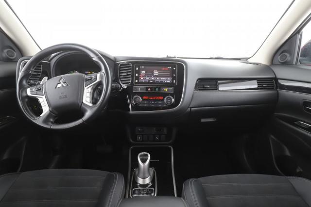 Mitsubishi Outlander image 7