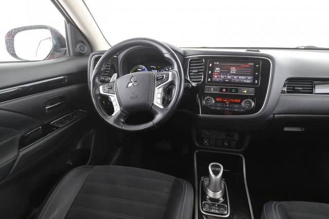 Mitsubishi Outlander image 1
