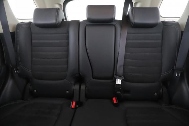 Mitsubishi Outlander image 9