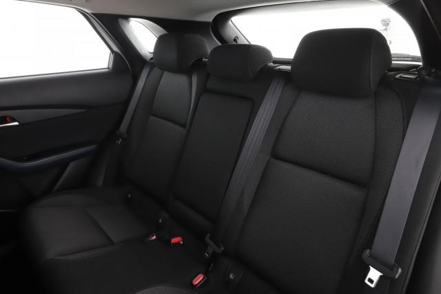Mazda Cx-30 image 8