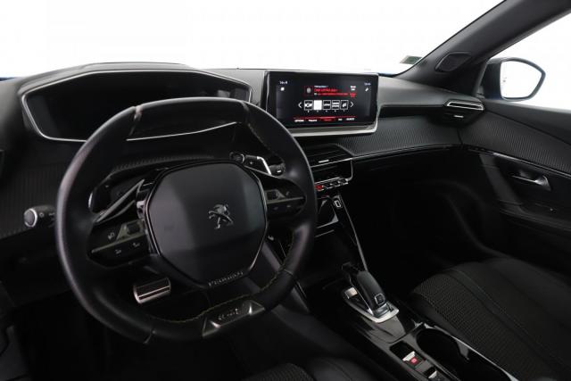 Peugeot 2008 image 8