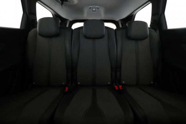 Peugeot 5008 image 1