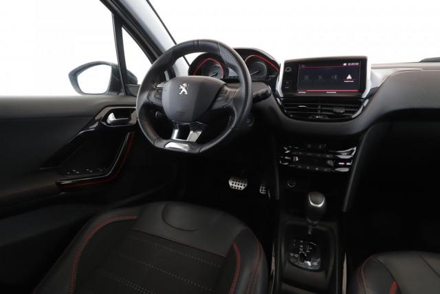 Peugeot 2008 image 2