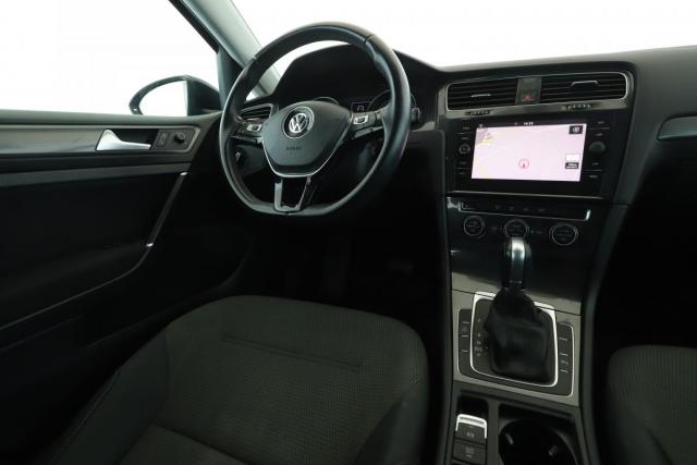 Volkswagen Golf image 9