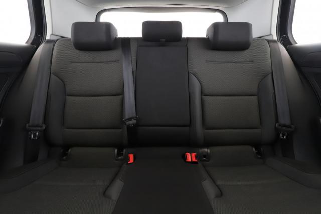 Volkswagen Golf image 8
