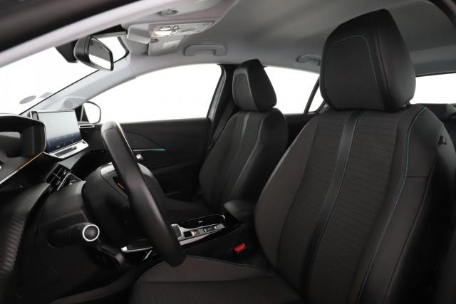 Peugeot 208 image 3