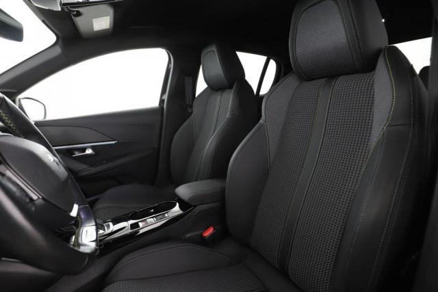 Peugeot 208 image 9