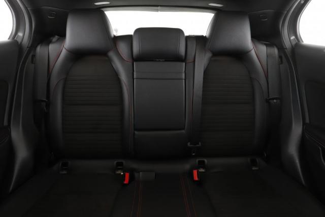 Mercedes Benz Gla image 5