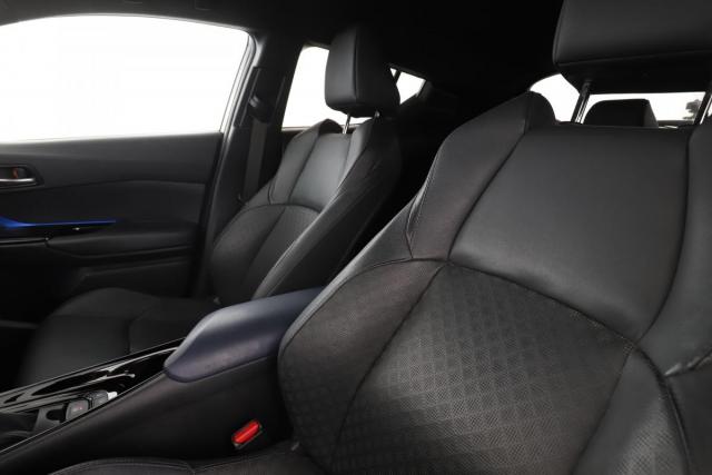 Toyota C-Hr image 1