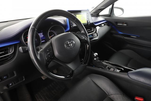 Toyota C-Hr image 6