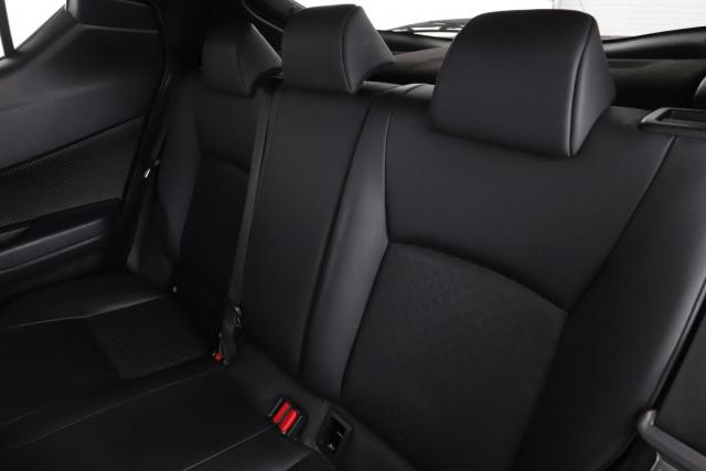 Toyota C-Hr image 8