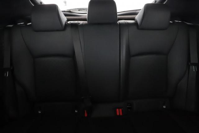 Toyota C-Hr image 9
