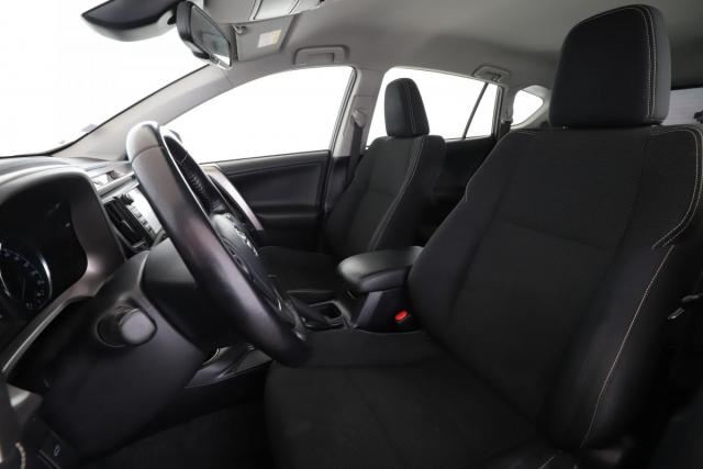 Toyota Rav4 image 5