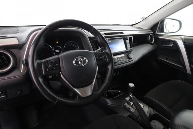Toyota Rav4 image 8