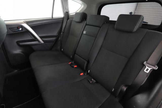 Toyota Rav4 image 9