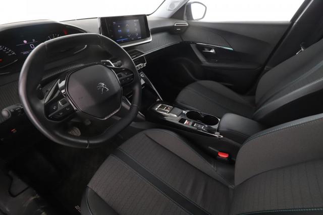 Peugeot 2008 image 1