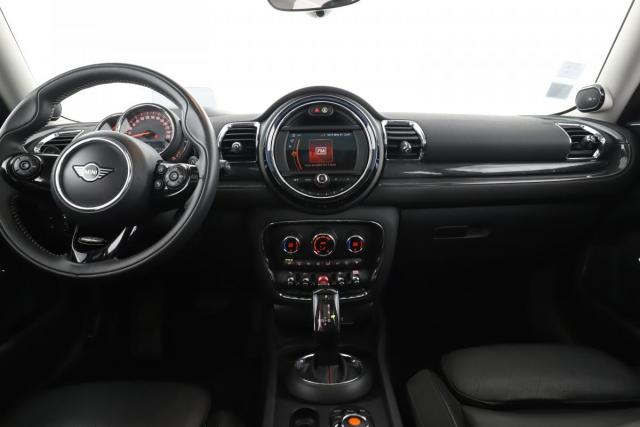 Mini Clubman image 2