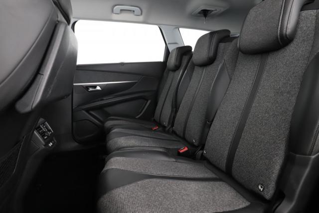 Peugeot 5008 image 4