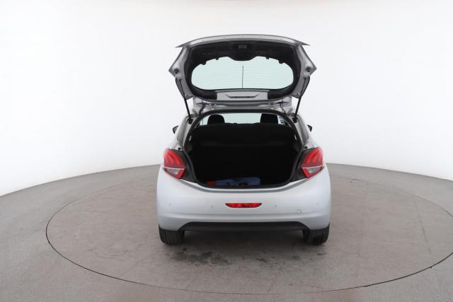 Peugeot 208 image 8