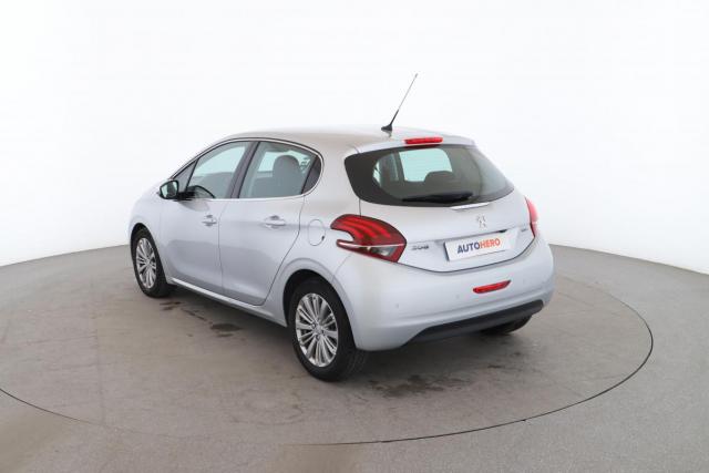 Peugeot 208 image 9