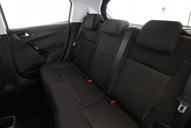 Peugeot 208 image 6