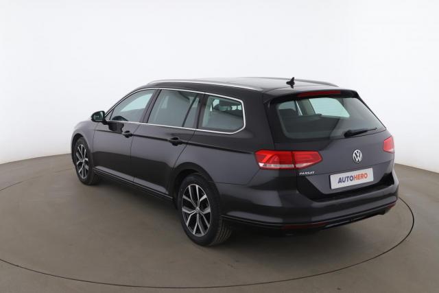Volkswagen Passat Sw image 2