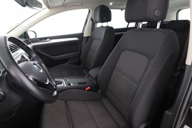 Volkswagen Passat Sw image 3