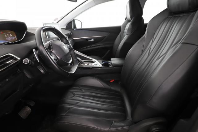 Peugeot 3008 image 2