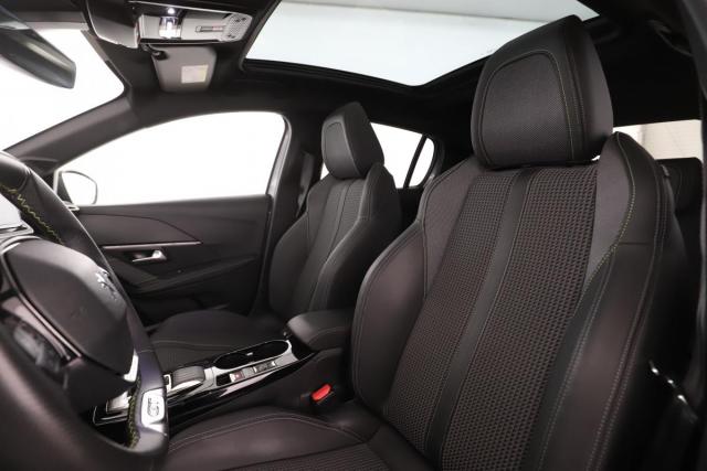 Peugeot 208 image 6