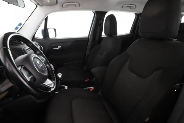 Jeep Renegade image 9
