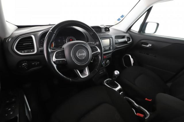 Jeep Renegade image 8