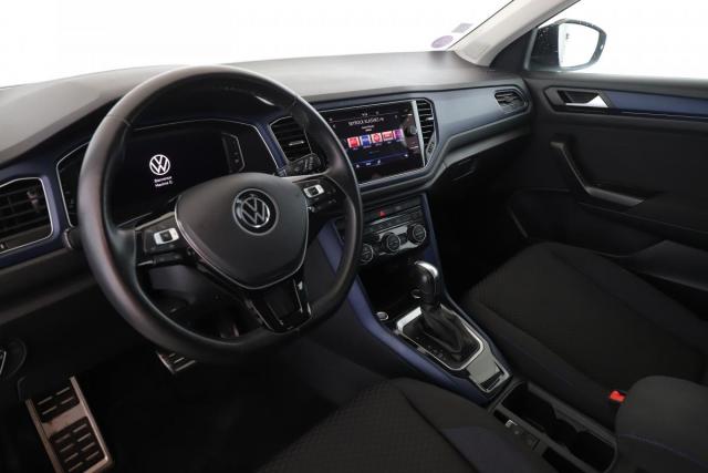 Volkswagen T-Roc image 6