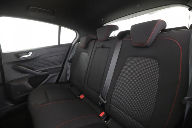 Ford Focus image 6