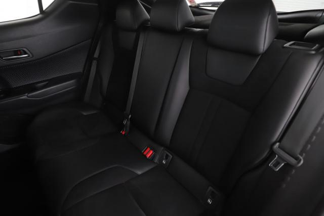 Toyota C-Hr image 1