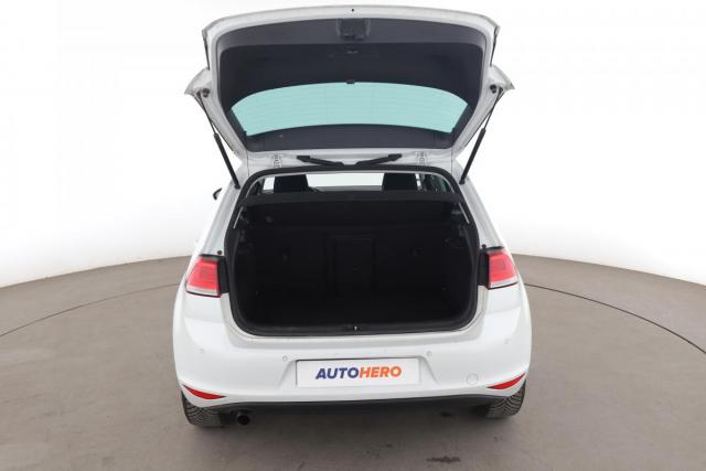 Volkswagen Golf image 8