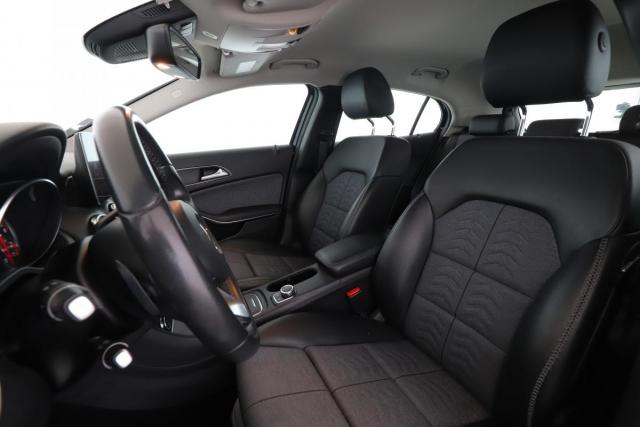 Mercedes Benz Gla image 4