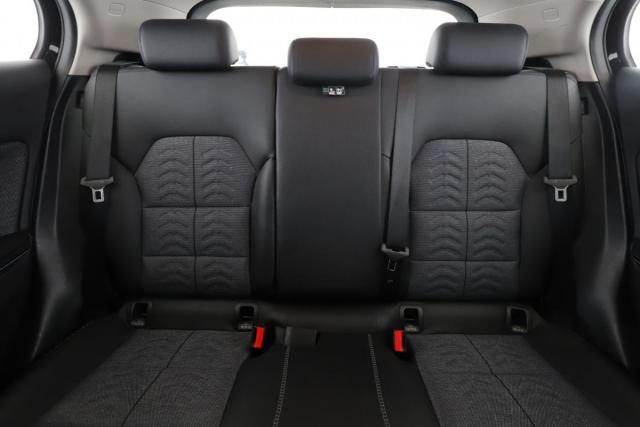 Mercedes Benz Gla image 8