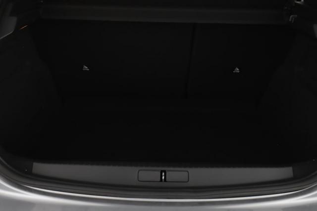 Peugeot 208 image 8