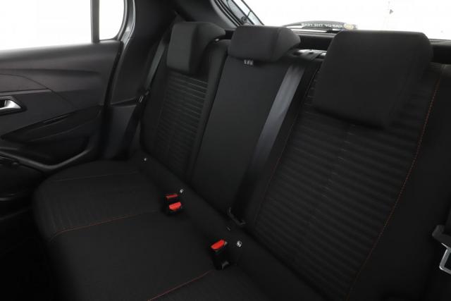 Peugeot 208 image 4