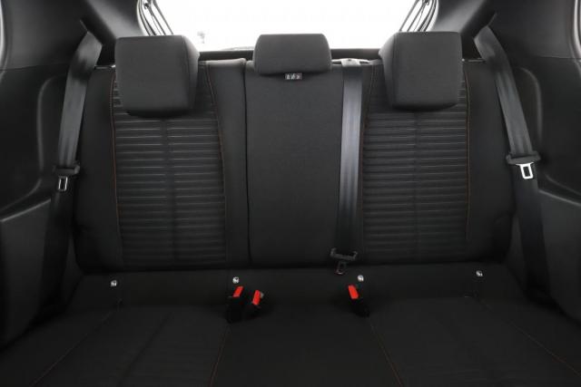Peugeot 208 image 3