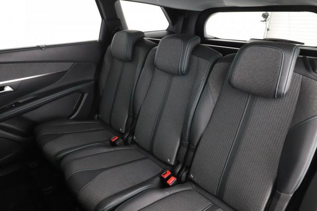Peugeot 5008 image 8