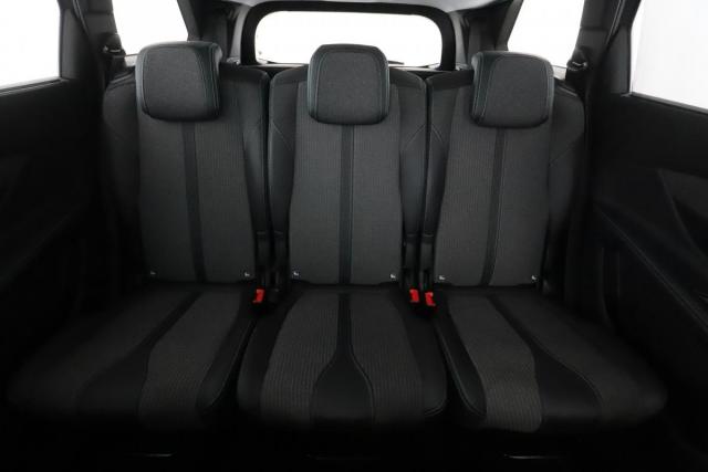 Peugeot 5008 image 1